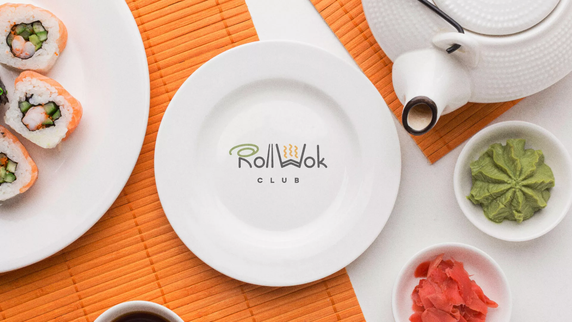 Разработка логотипа и фирменного стиля суши-бара «Roll Wok Club» в Ладушкине